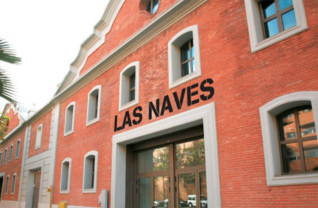 fachada del edificio de las naves